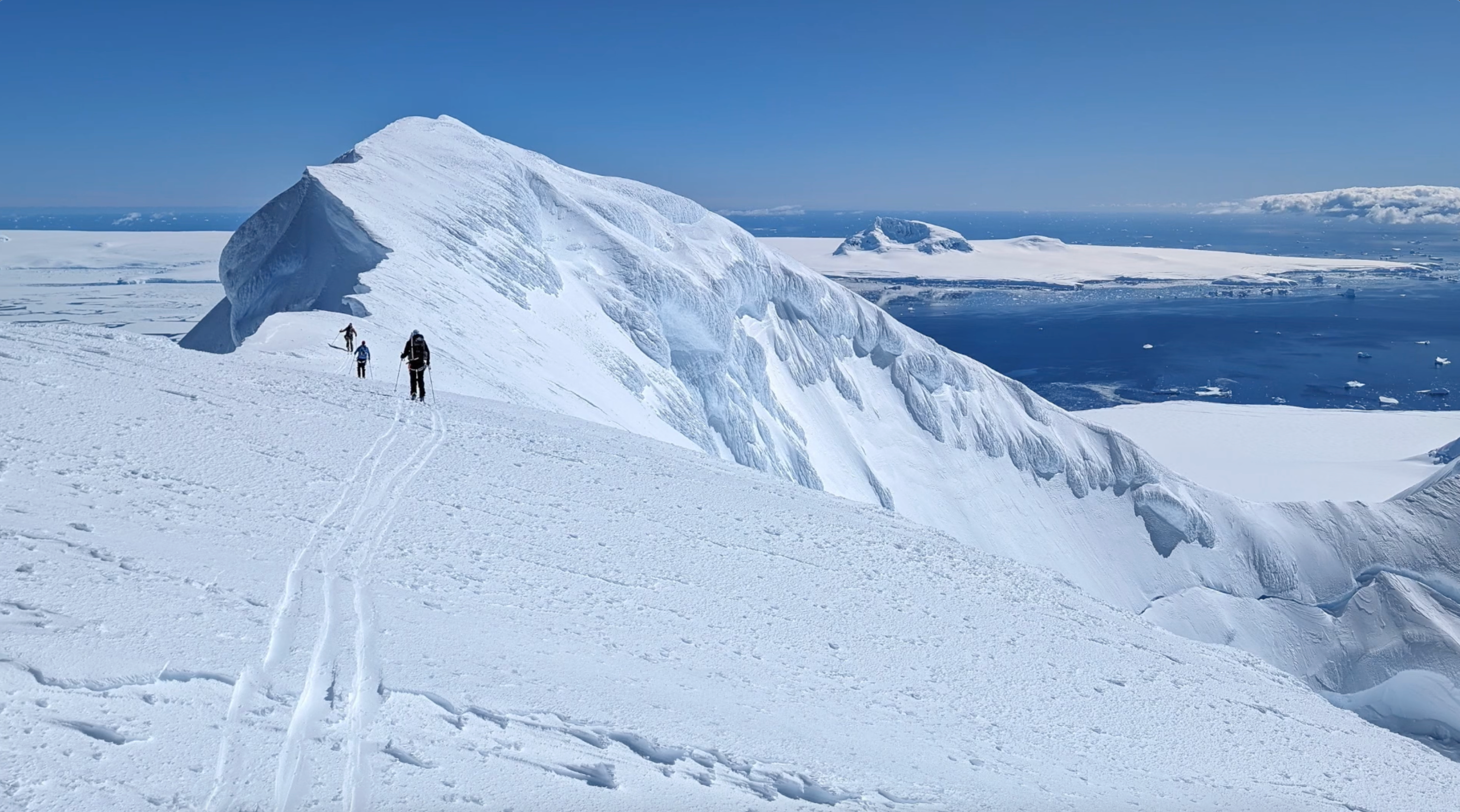 Antarctica / Mount Bridgman